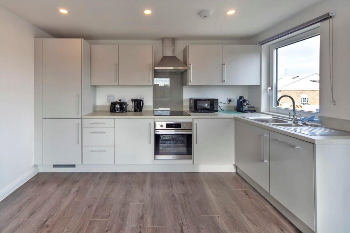 Lovely 1 Bedroom Apartment In Ashford Ashford  Esterno foto